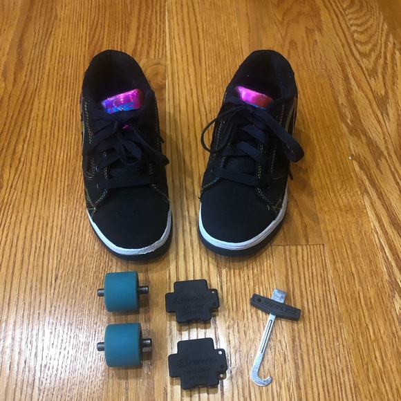 Heelys-kids size 3 - Picture 1 of 13